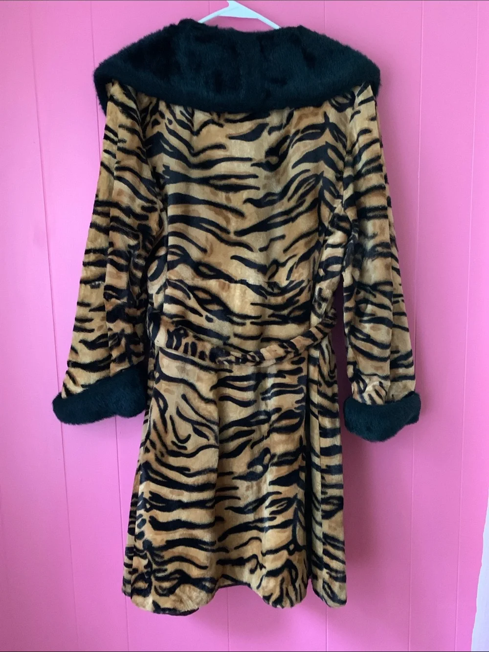 Vintage Faux Fur Tiger-Print Trench Coat with Black Faux Fur Trim 1950s - Picture 6 of 16